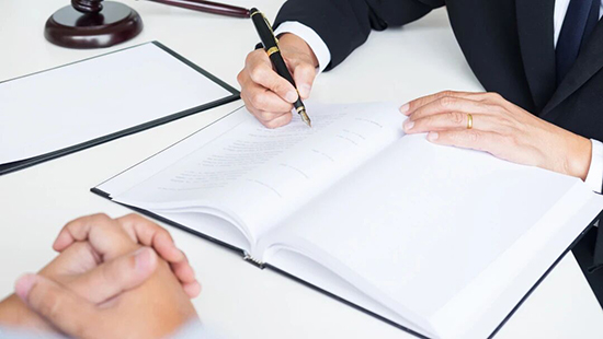 意外身故遭三家保险公司接连拒赔，袁腾飞律师助家属获赔150万元